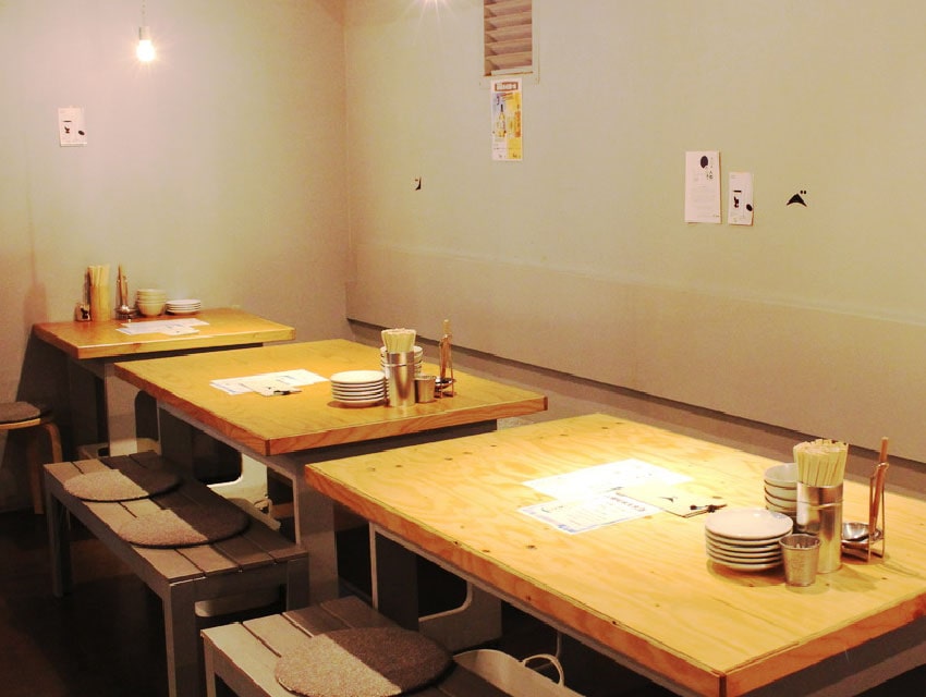ちょっとした集まり、宴会にも大活躍。広々としたテーブル席